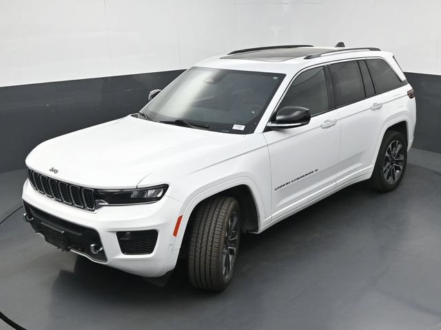 Used 2024 Jeep Grand Cherokee Overland w/ Trailer Tow Package AWD/4WD image 35