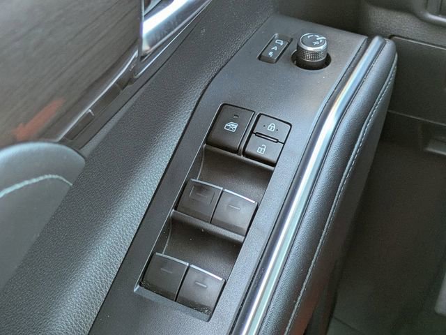 Used 2023 Toyota Highlander Limited FWD image 26
