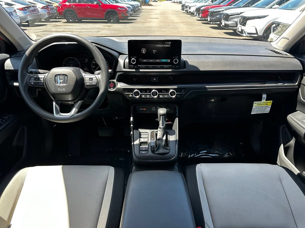 Used 2025 Honda CR-V EX image 18