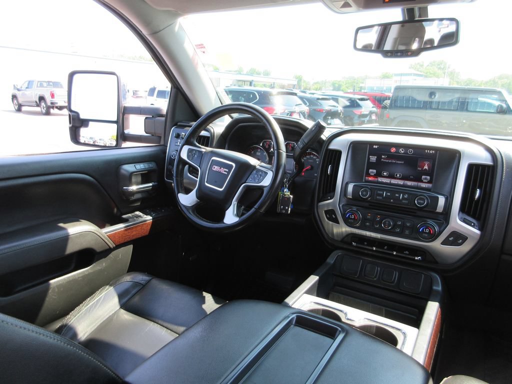 Used 2015 GMC Sierra 1500 SLT w/ SLT Crew Cab Value Package AWD/4WD image 25