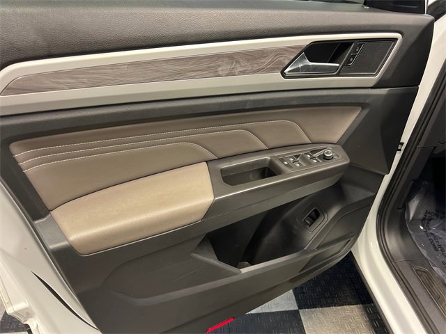 Certified 2023 Volkswagen Atlas Cross Sport SE image 8