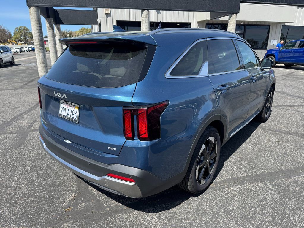 Used 2025 Kia Sorento EX image 5