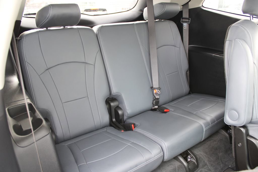 Used 2020 Buick Enclave Essence image 26