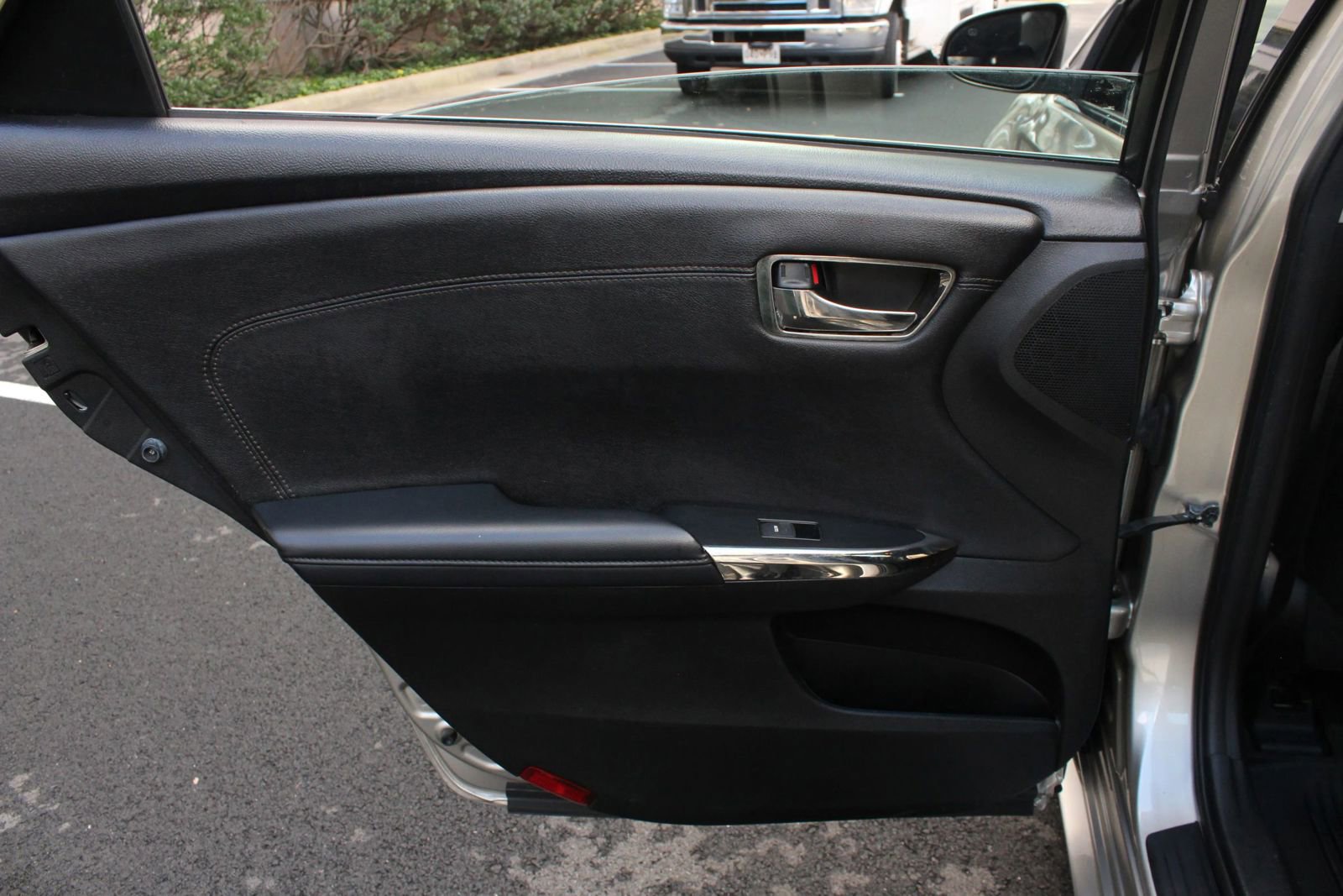 Used 2013 Toyota Avalon XLE Touring FWD image 21