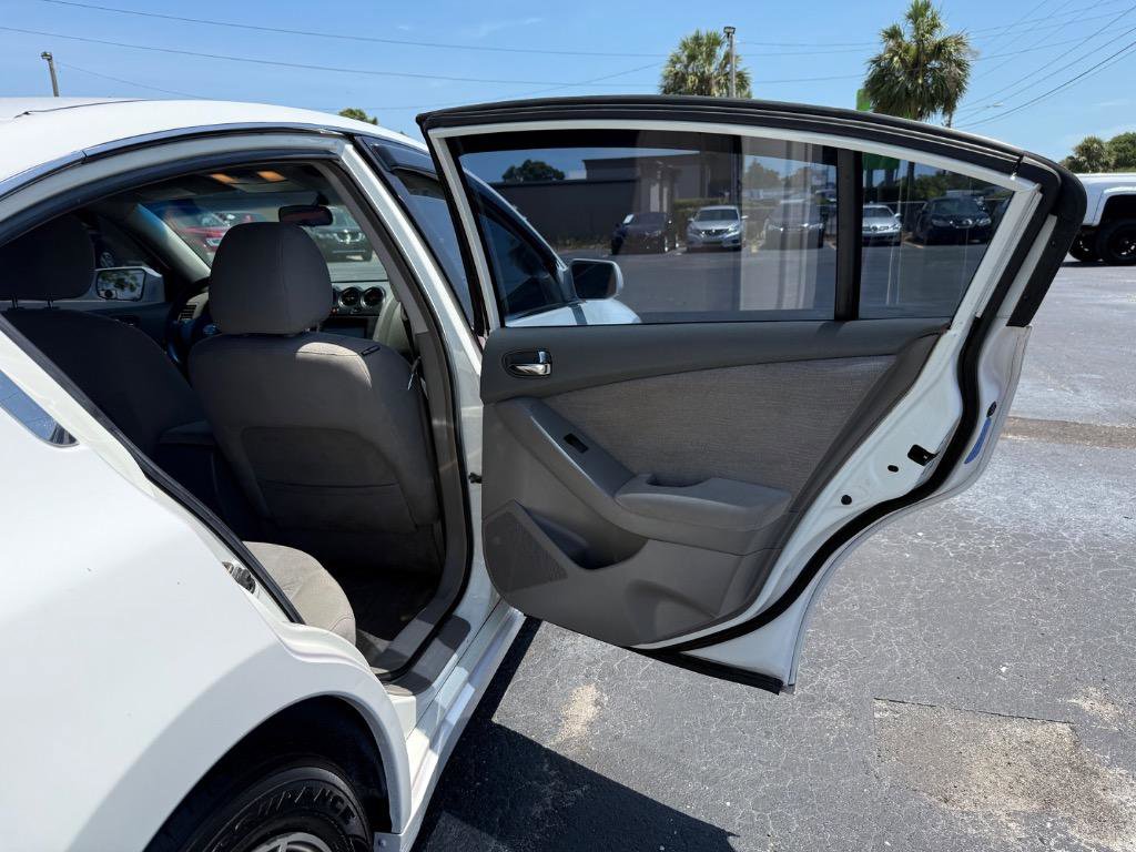 Used 2010 Nissan Altima 2.5 S image 18