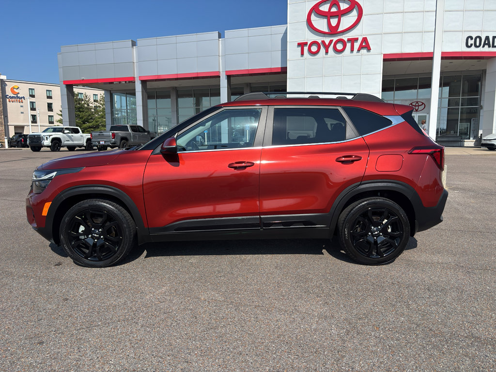 Used 2024 Kia Seltos X-Line image 2