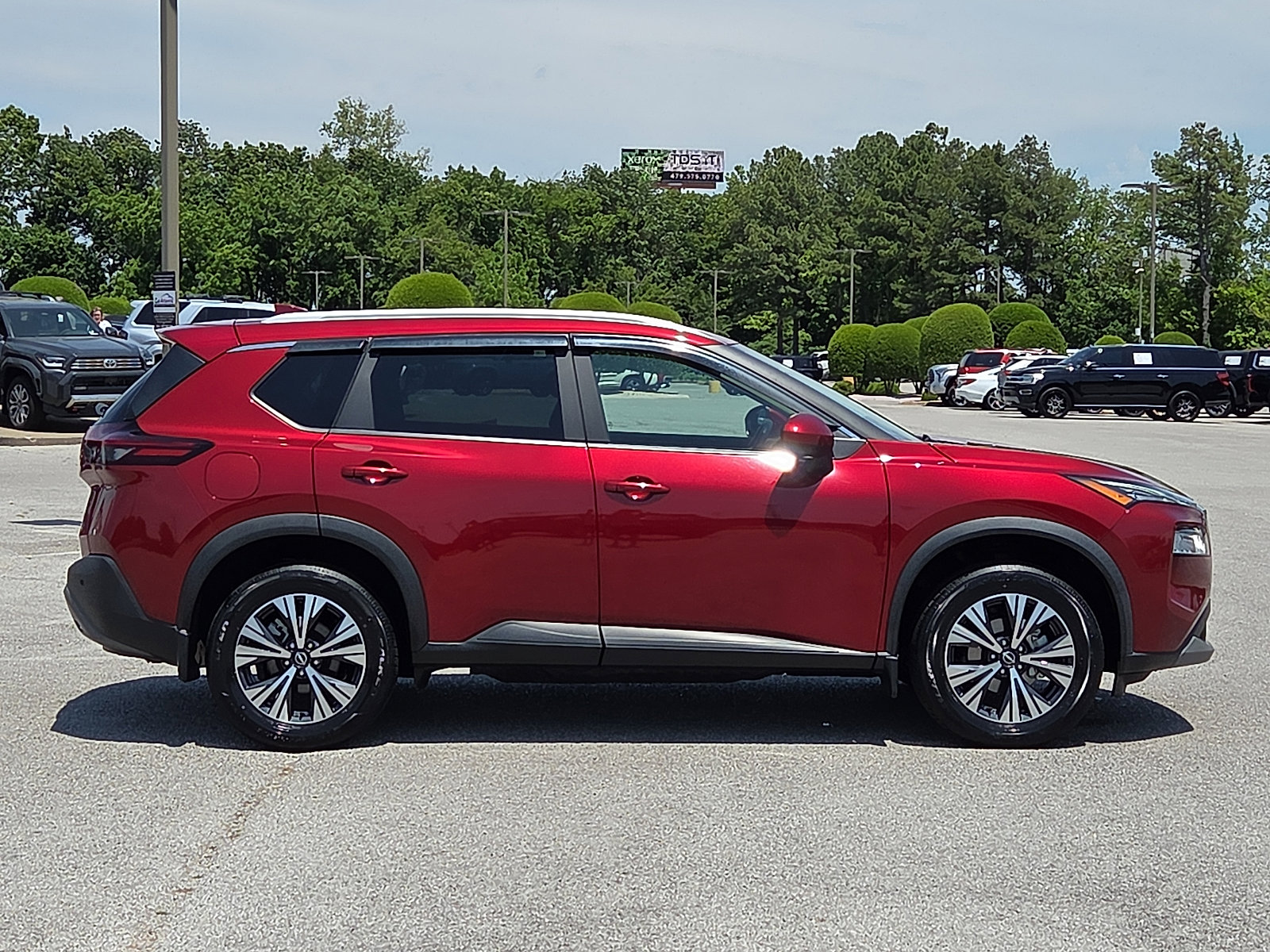 Used 2023 Nissan Rogue SV w/ SV Premium B Package FWD image 6