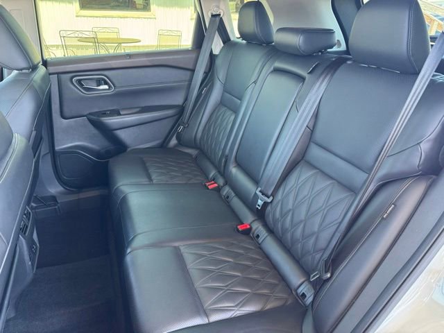 Used 2023 Nissan Rogue Platinum w/ Platinum Premium Package AWD/4WD image 25