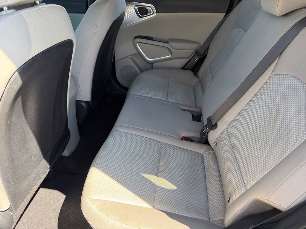 Used 2020 Kia Soul LX image 11