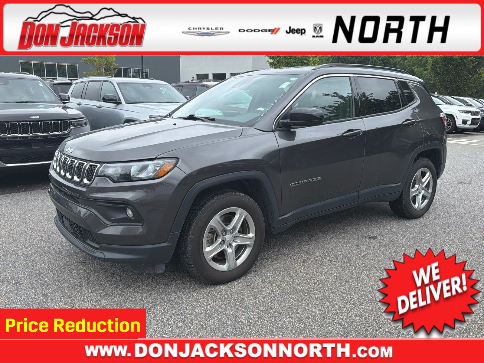 Used 2024 Jeep Compass Latitude AWD/4WD image 1