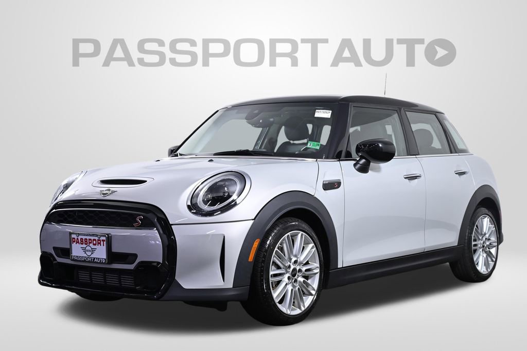Used 2023 MINI Cooper S image 1