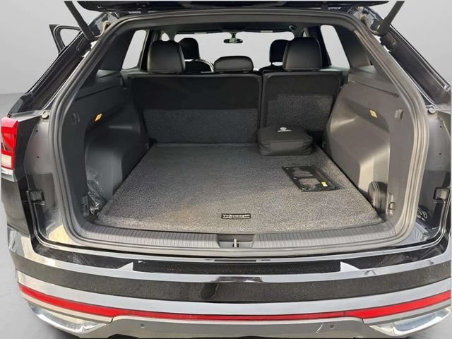 Certified 2022 Volkswagen Atlas Cross Sport SE AWD/4WD image 16