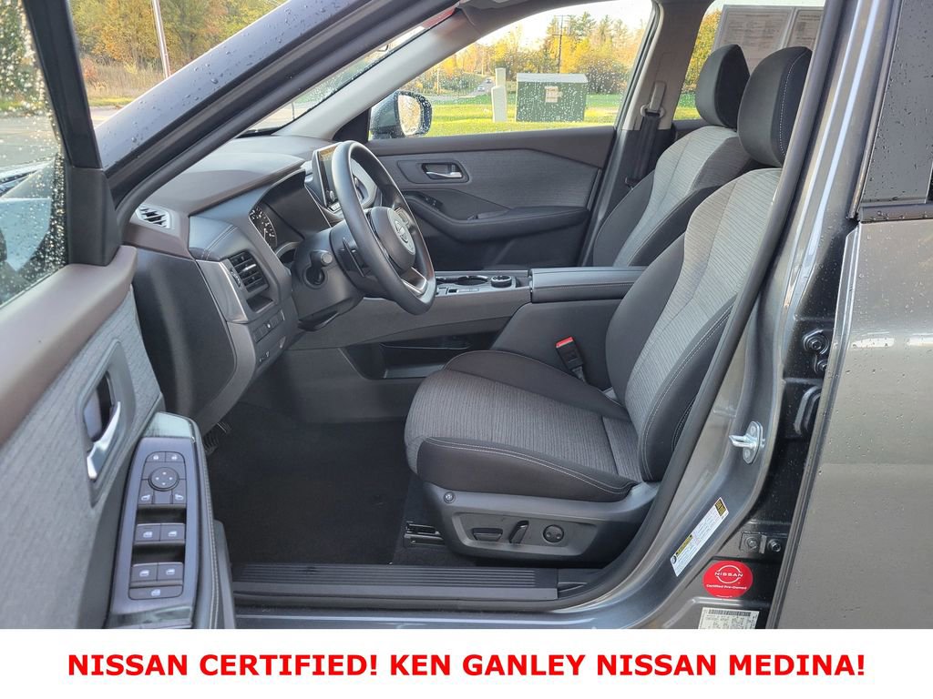 Certified 2023 Nissan Rogue SV image 36