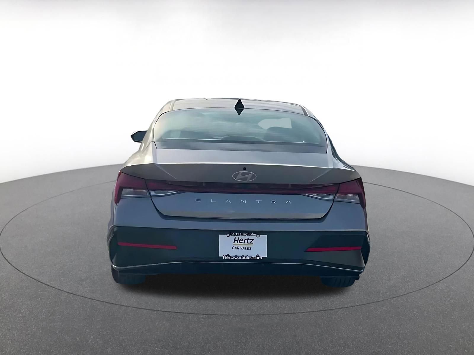 Used 2025 Hyundai Elantra SEL image 12