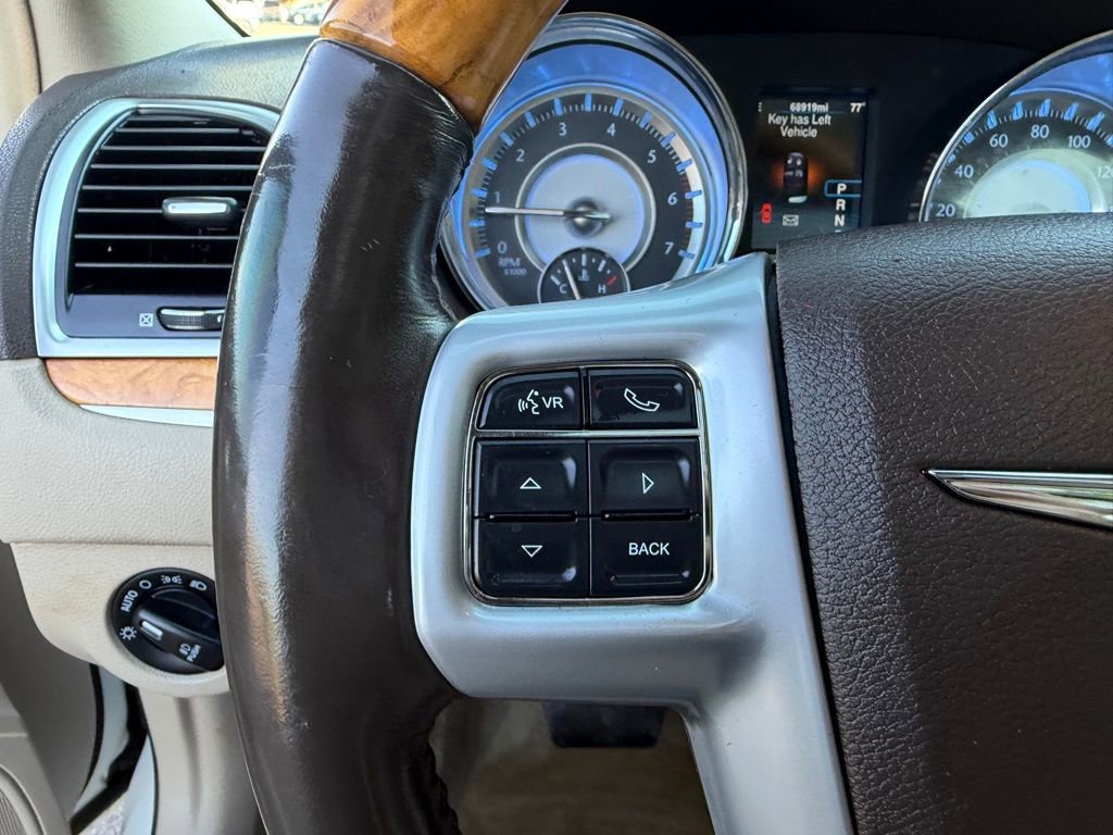 Used 2013 Chrysler 300 C image 30