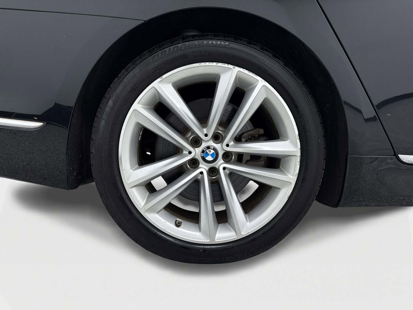 Used 2017 BMW 750i image 48