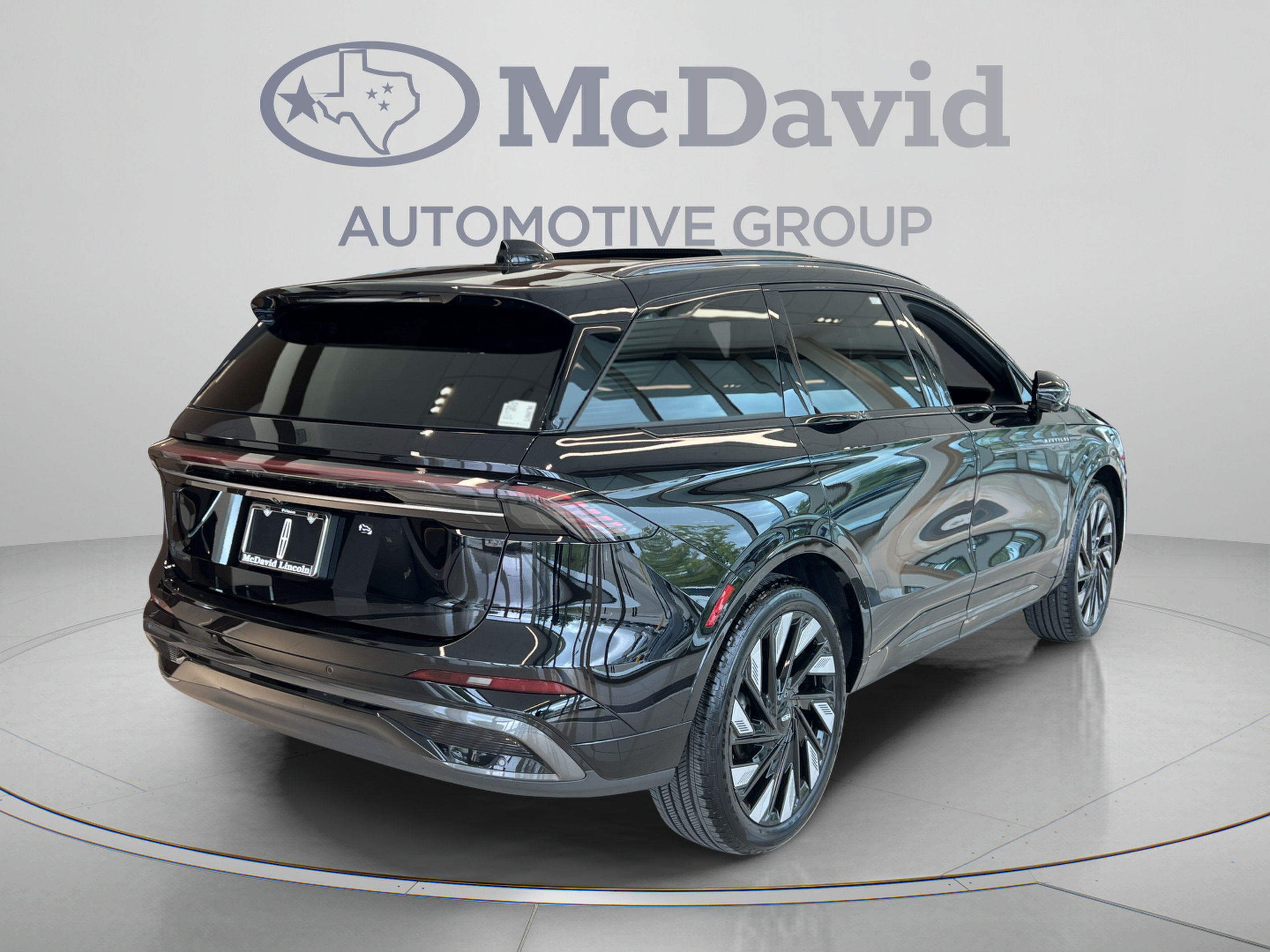 New 2025 Lincoln Nautilus Reserve w/ Jet Appearance Package AWD/4WD image 6