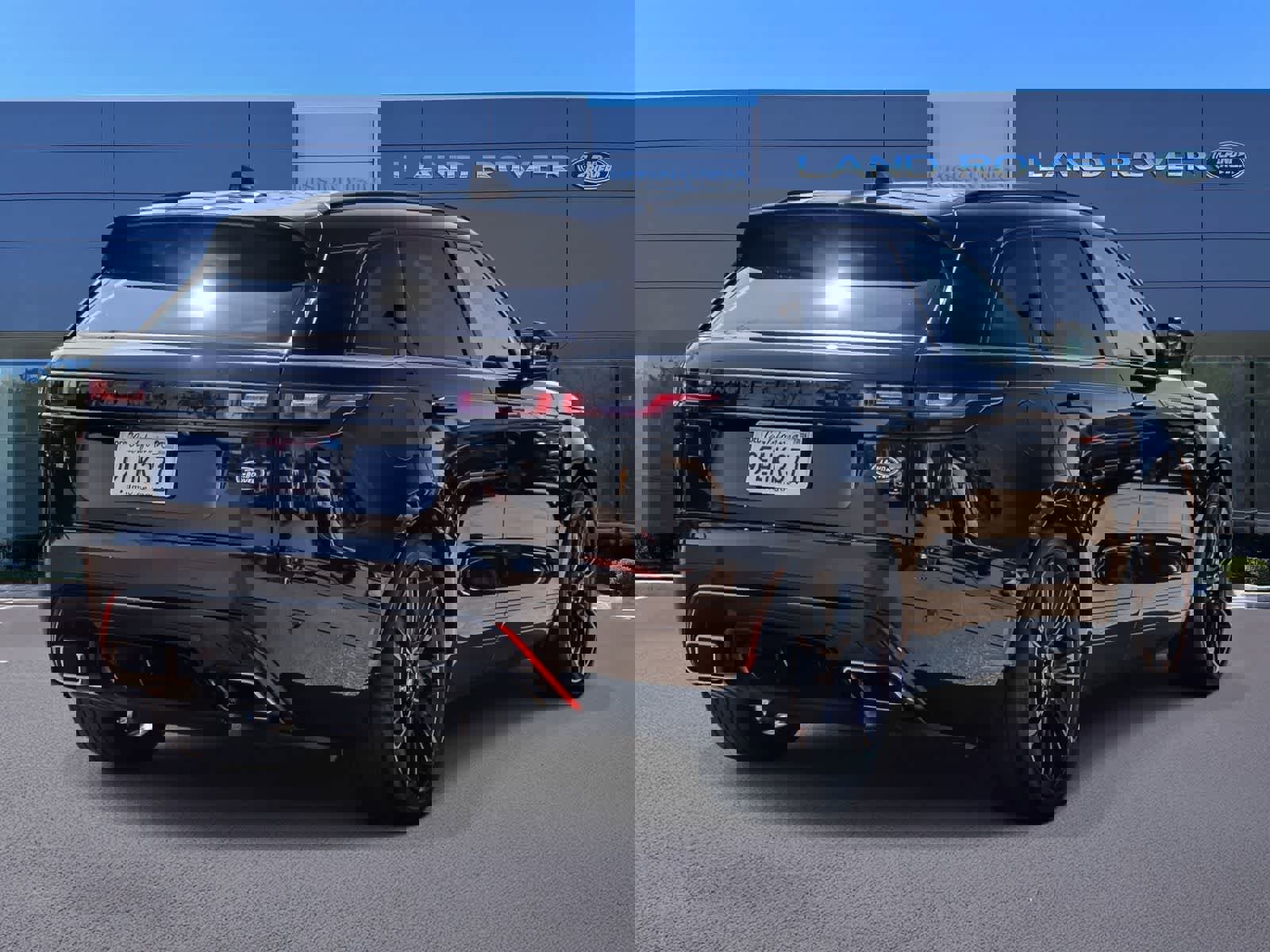 Used 2023 Land Rover Range Rover Velar HST image 4