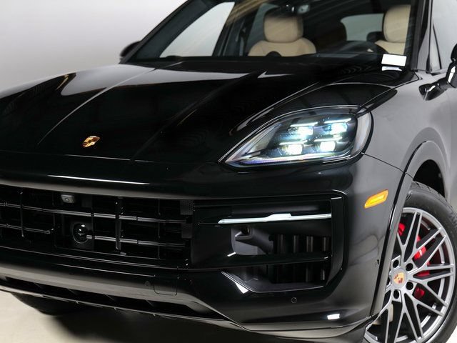 New 2026 Porsche Cayenne GTS AWD/4WD image 29
