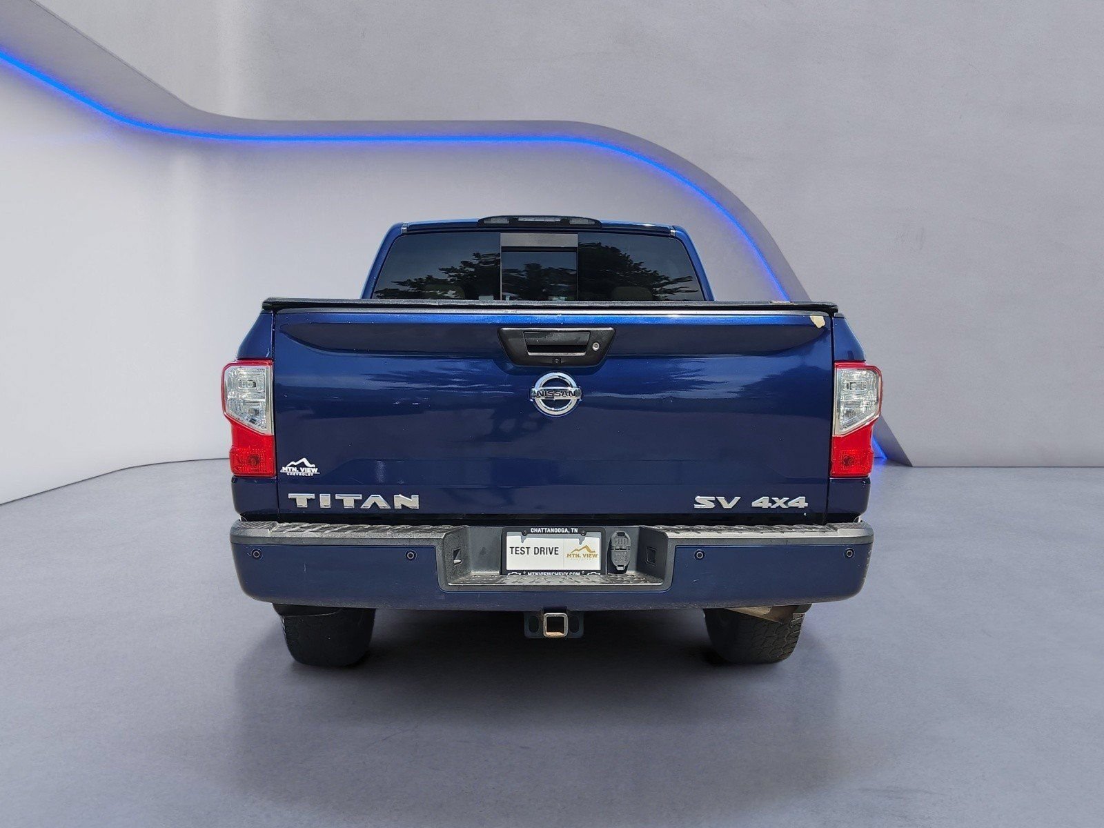 Used 2017 Nissan Titan SV AWD/4WD image 9