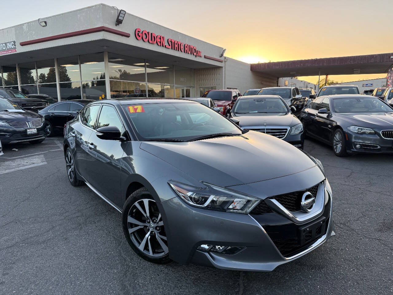 Used 2017 Nissan Maxima 3.5 SV FWD image 2