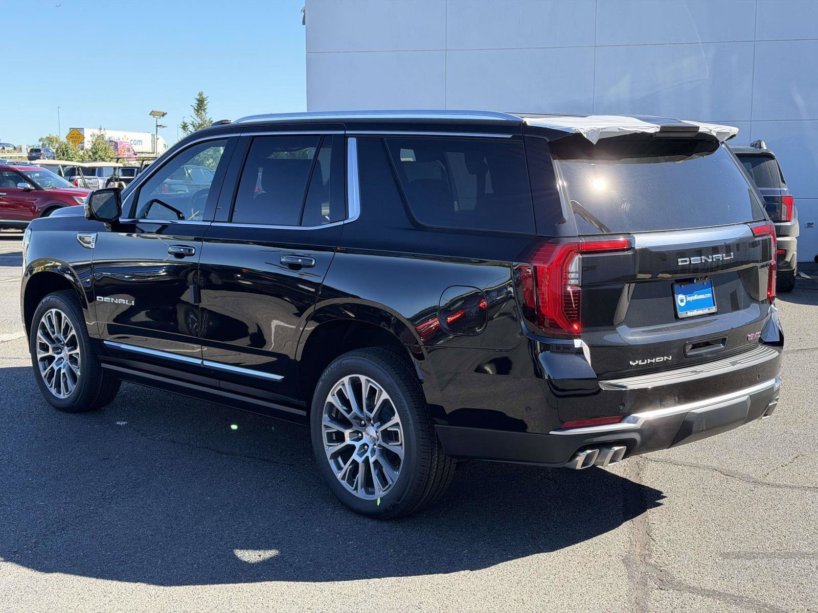 New 2027 GMC Yukon Denali w/ Denali Reserve Package AWD/4WD image 3