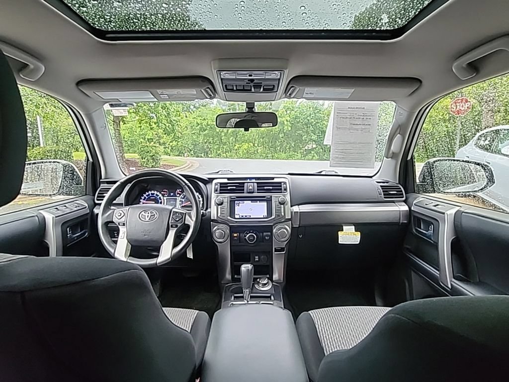 Used 2018 Toyota 4Runner SR5 AWD/4WD image 18