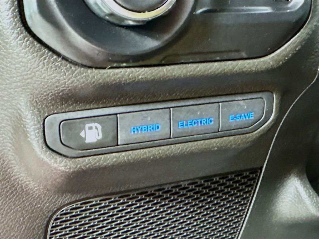 Used 2023 Jeep Wrangler Unlimited Sahara w/ Cold Weather Group image 17