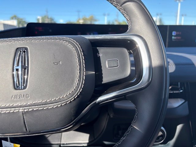 New 2026 Lincoln Navigator Reserve AWD/4WD image 16