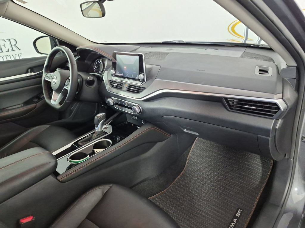 Used 2025 Nissan Altima 2.5 SR FWD image 36