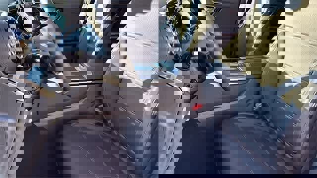 Certified 2025 Mercedes-Benz GLC 300 4MATIC image 50