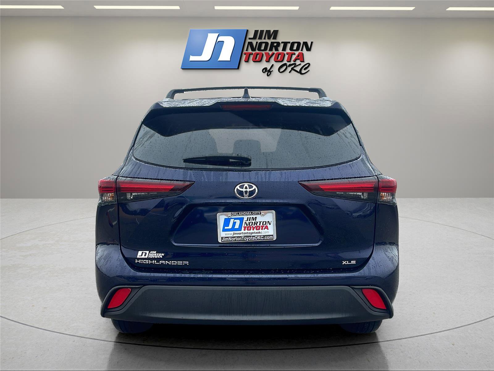 Used 2025 Toyota Highlander XLE image 6