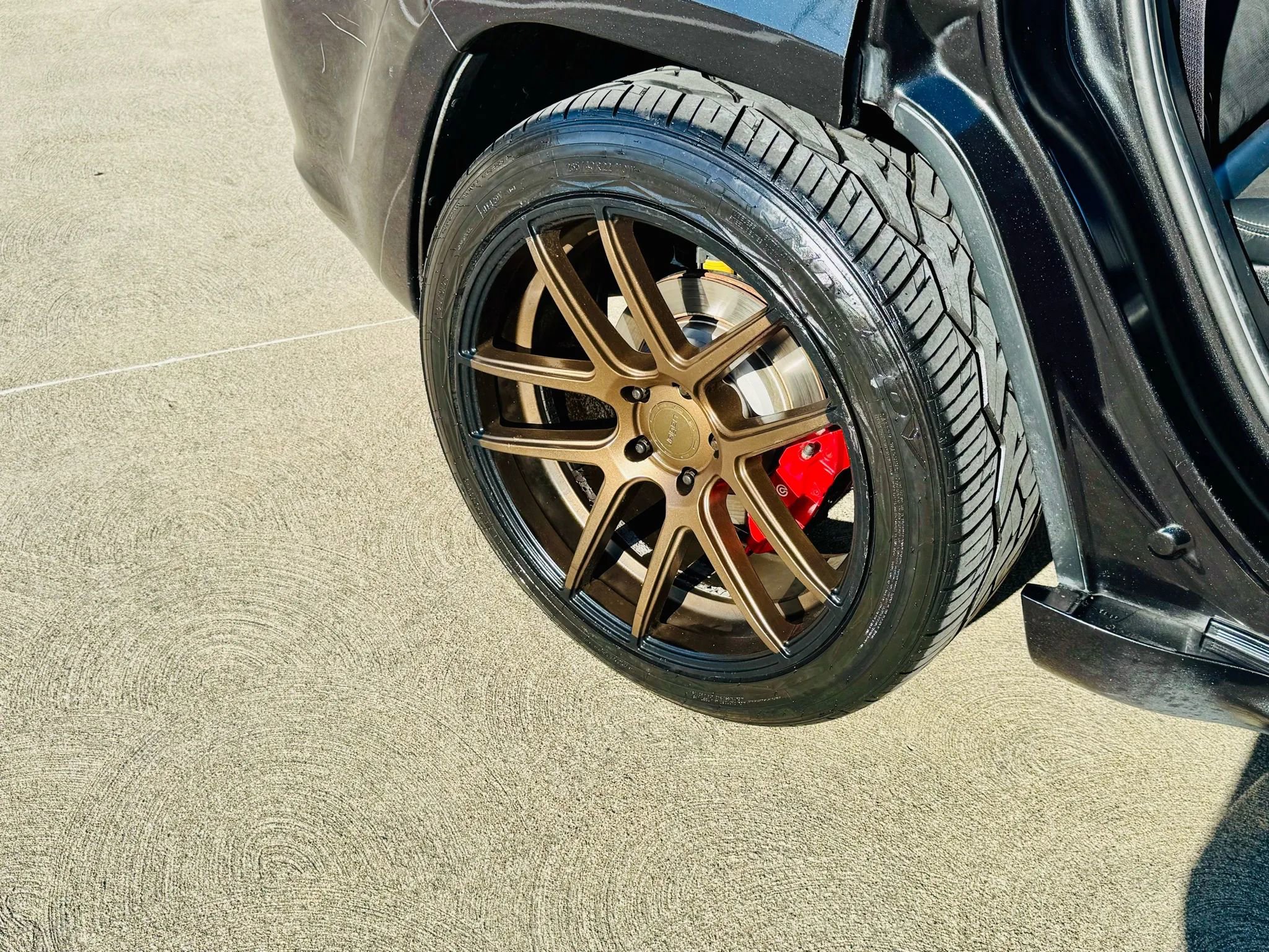 Used 2014 Jeep Grand Cherokee SRT8 w/ Luxury Group II image 90