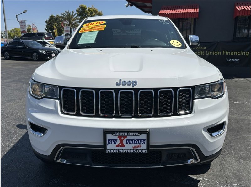 Used 2019 Jeep Grand Cherokee Limited image 2