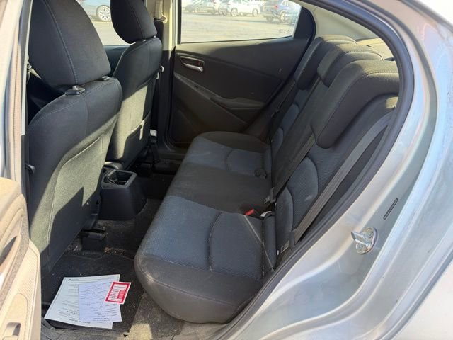 Used 2019 Toyota Yaris LE FWD image 8