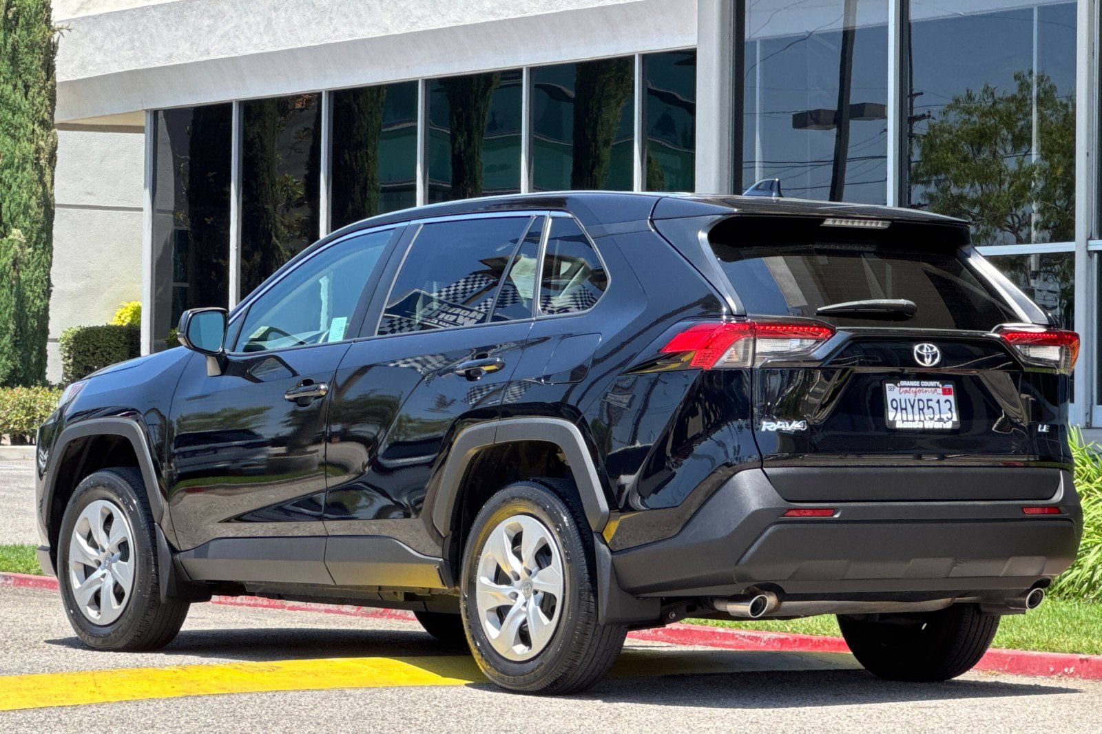 Used 2023 Toyota RAV4 LE FWD image 6