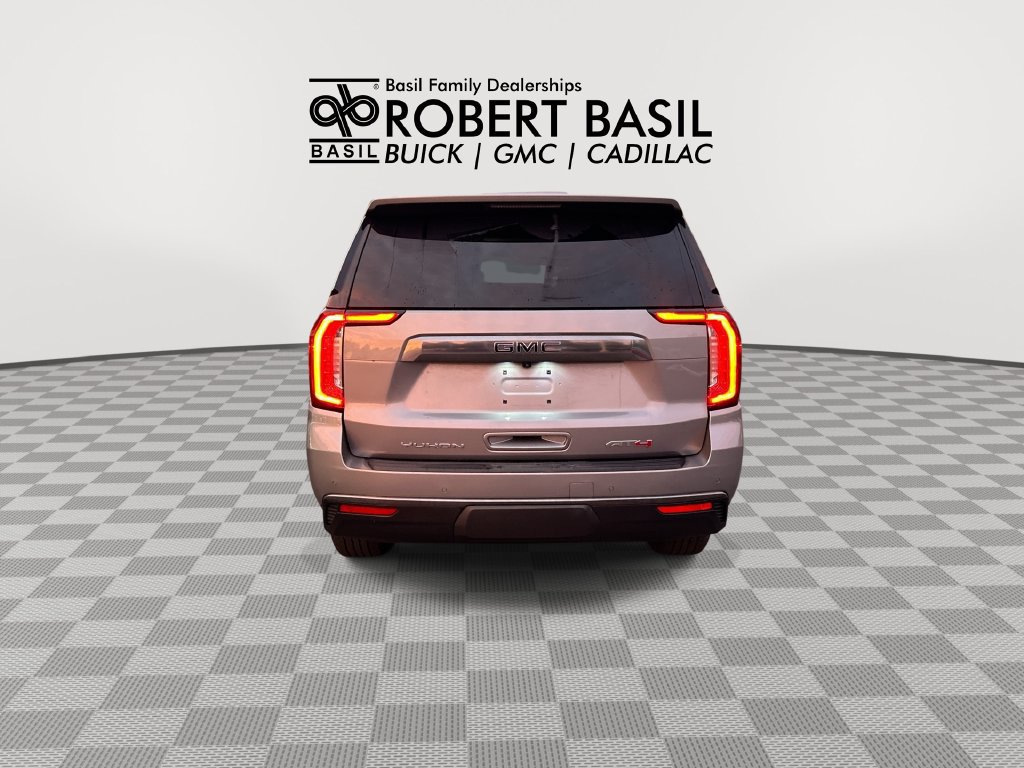 Used 2023 GMC Yukon XL AT4 w/ AT4 Premium Package AWD/4WD image 7