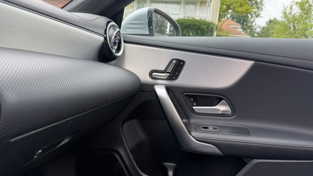 Used 2025 Mercedes-Benz CLA 250 image 18