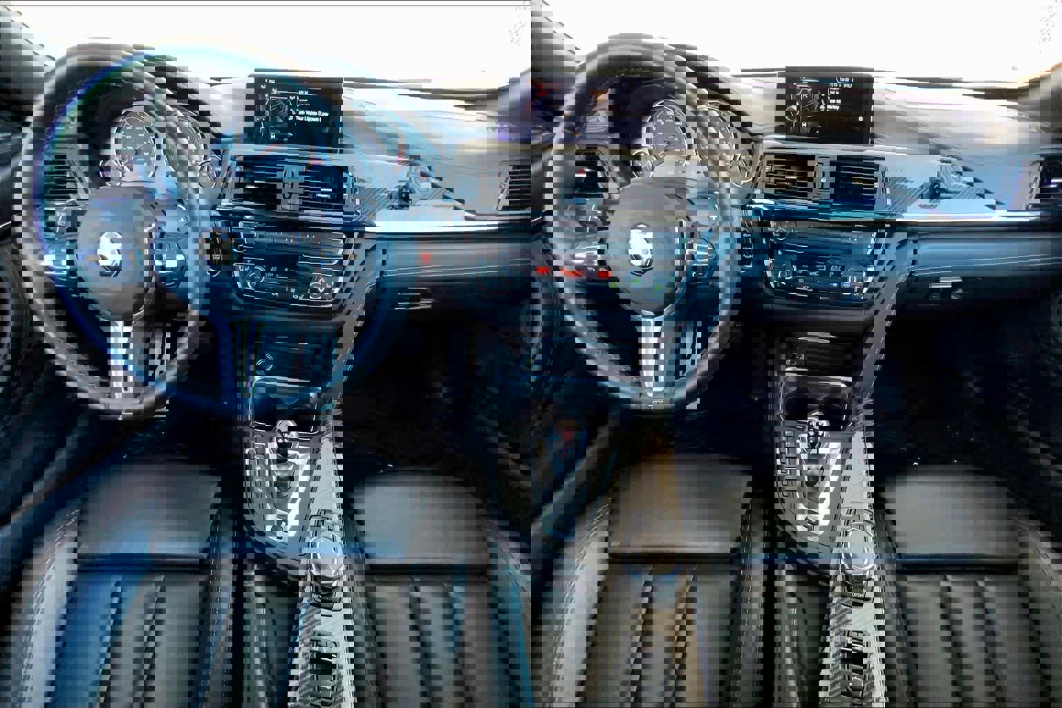 Used 2015 BMW M4 Convertible image 15