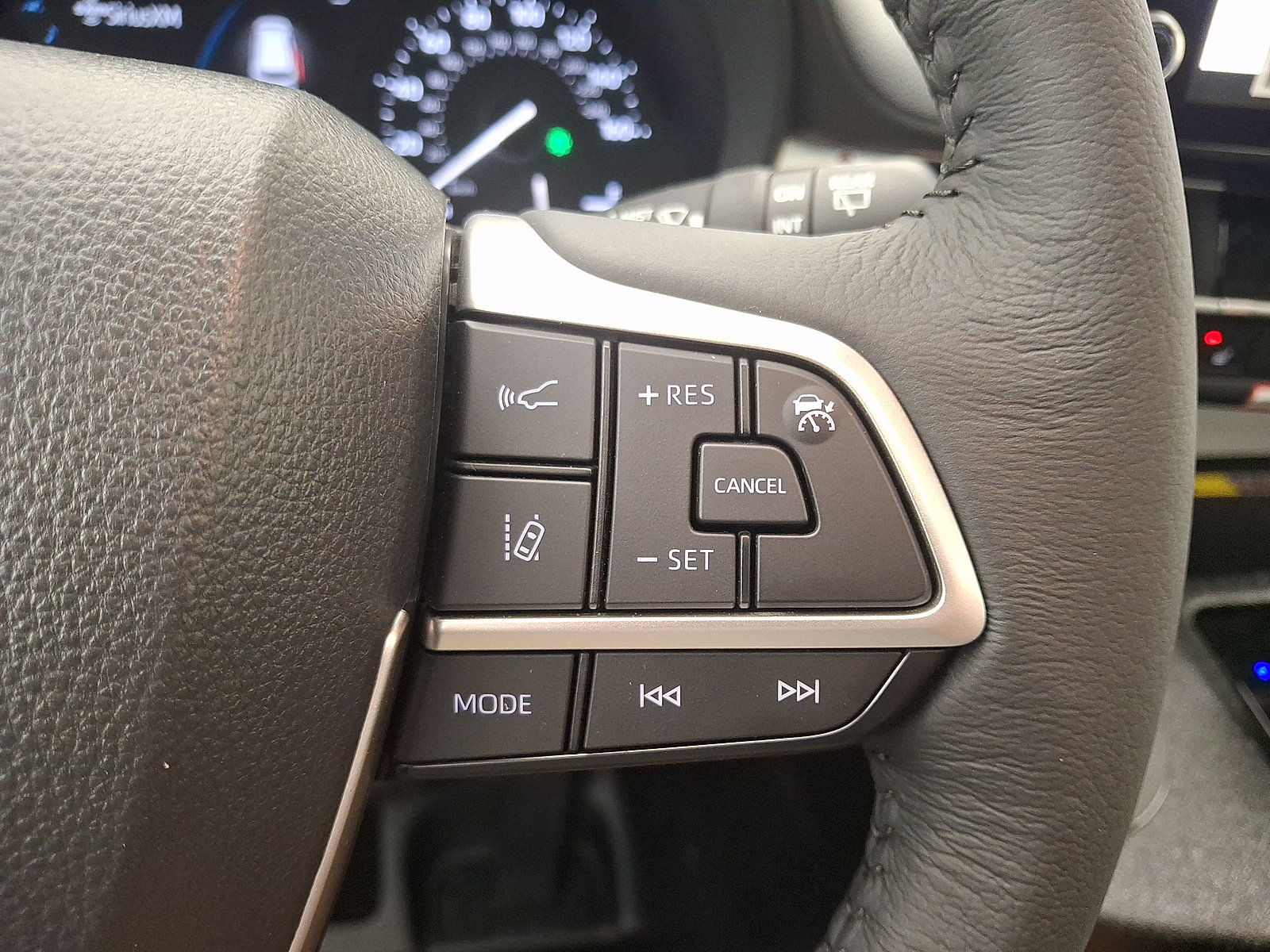 Used 2026 Toyota Sienna XLE FWD image 13