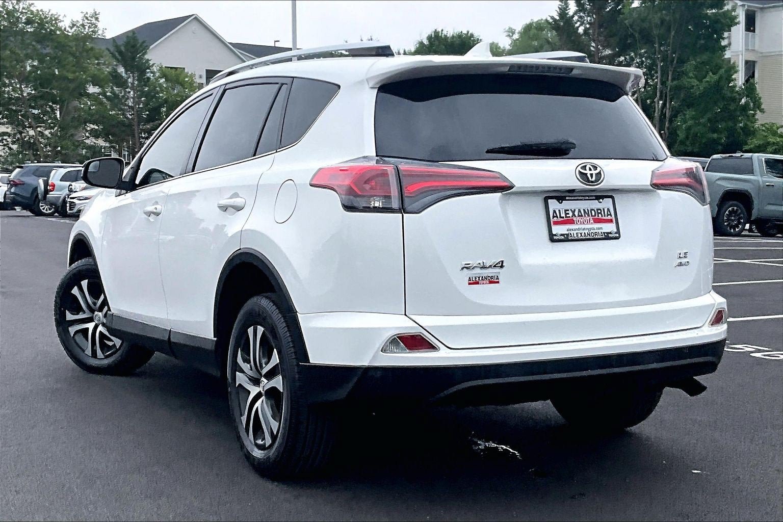 Used 2016 Toyota RAV4 LE AWD/4WD image 11
