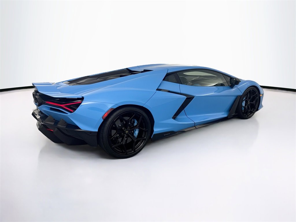 Used 2024 Lamborghini Revuelto image 5