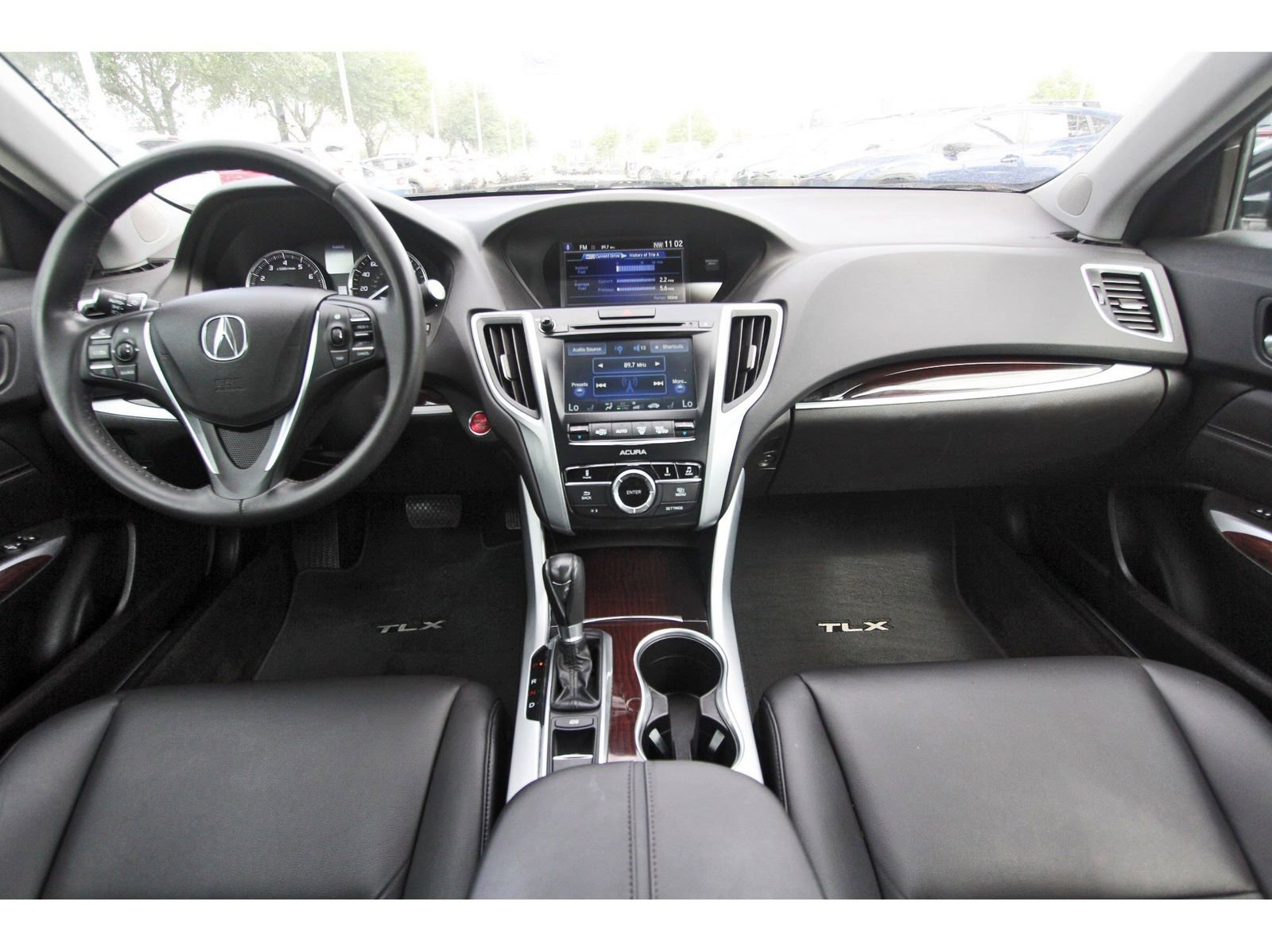 Used 2017 Acura TLX image 9