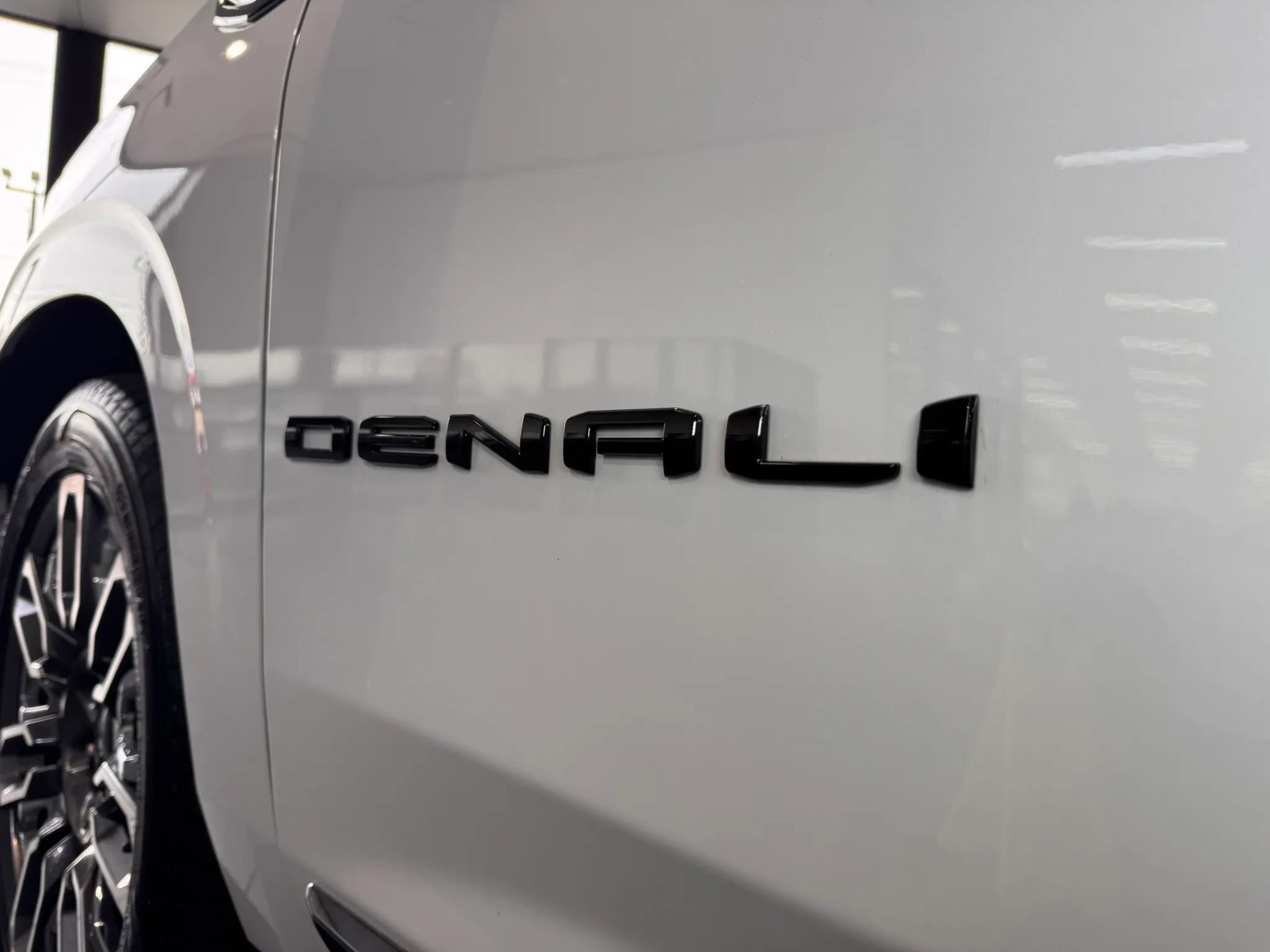 Used 2023 GMC Yukon Denali Ultimate AWD/4WD image 55
