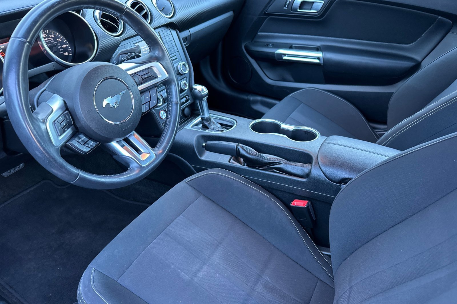 Used 2018 Ford Mustang EcoBoost image 9