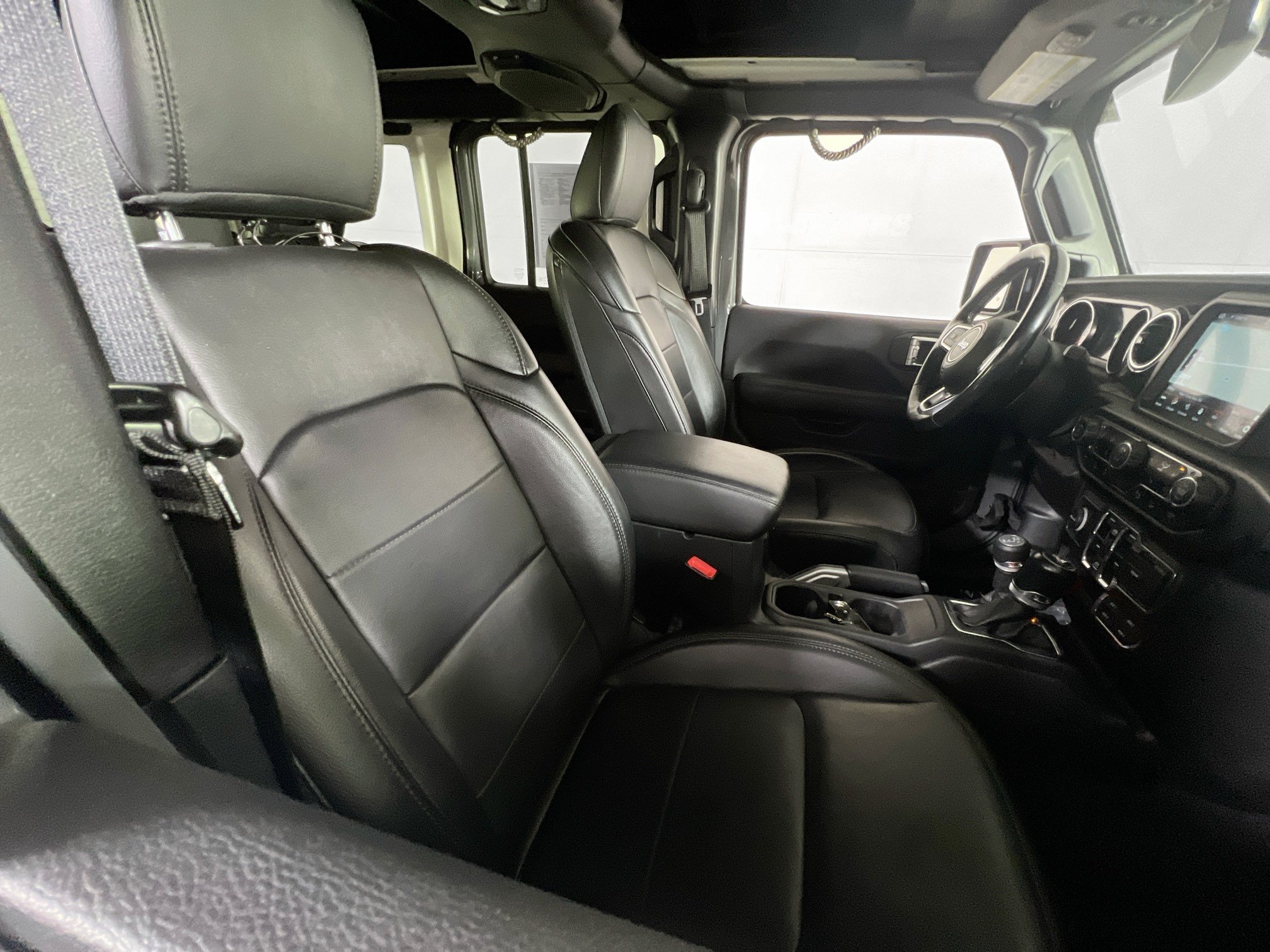 Used 2020 Jeep Wrangler Unlimited Sahara AWD/4WD image 27