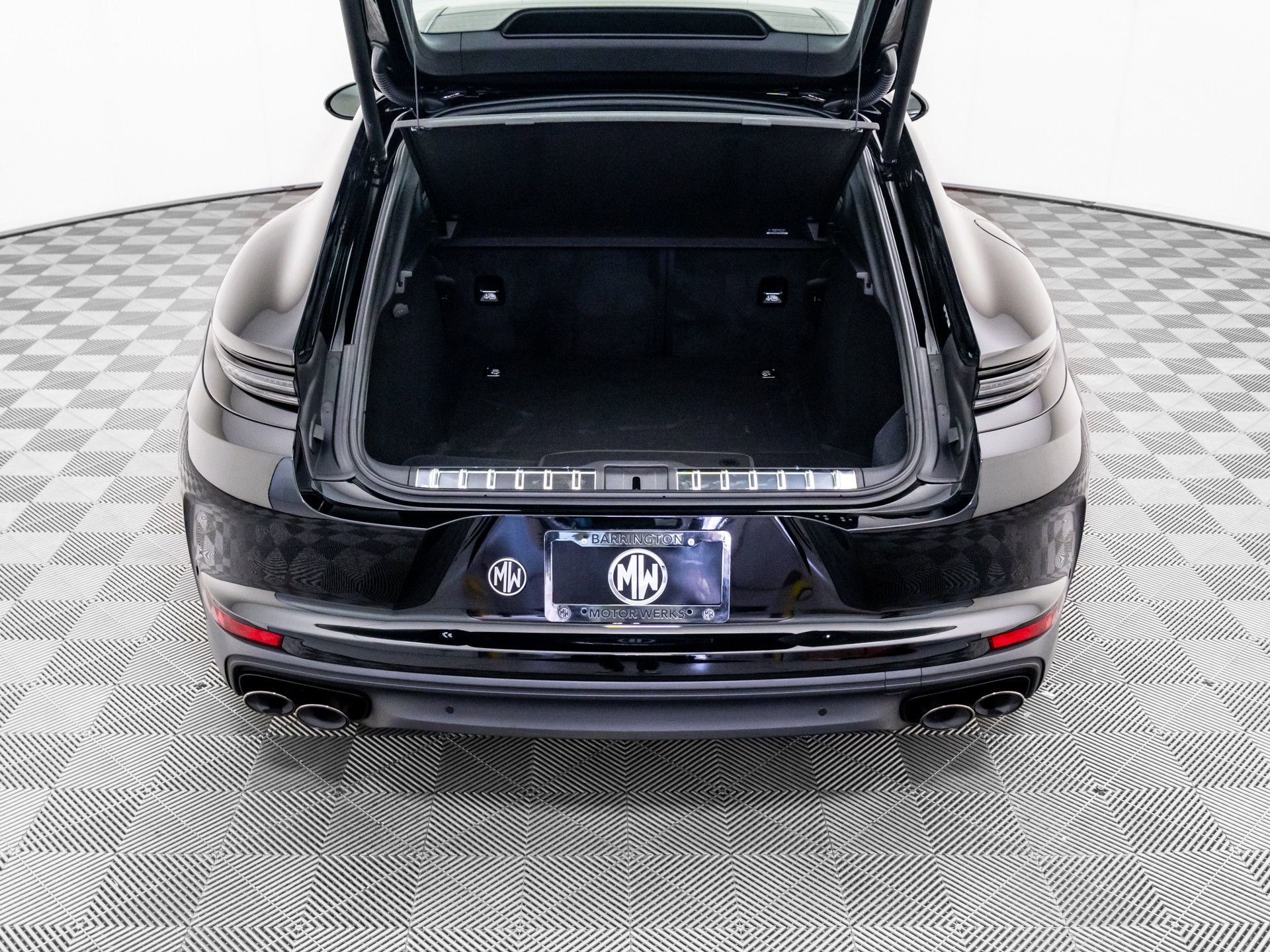 New 2025 Porsche Panamera 4 image 34