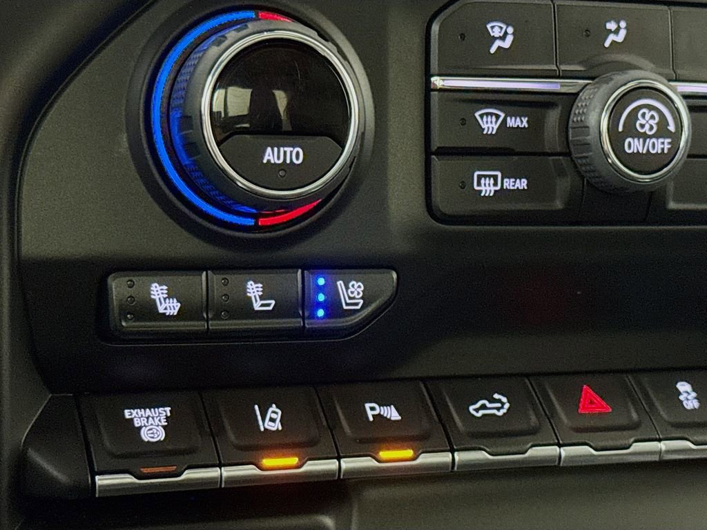 Used 2023 Chevrolet Silverado 3500 High Country AWD/4WD image 20