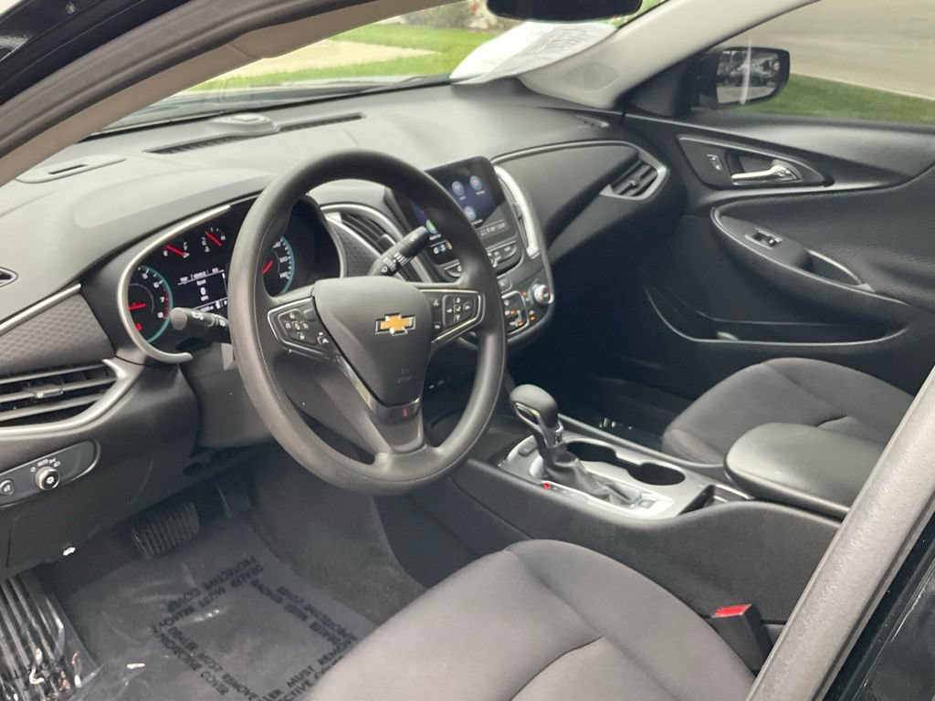 Used 2025 Chevrolet Malibu LS FWD image 12