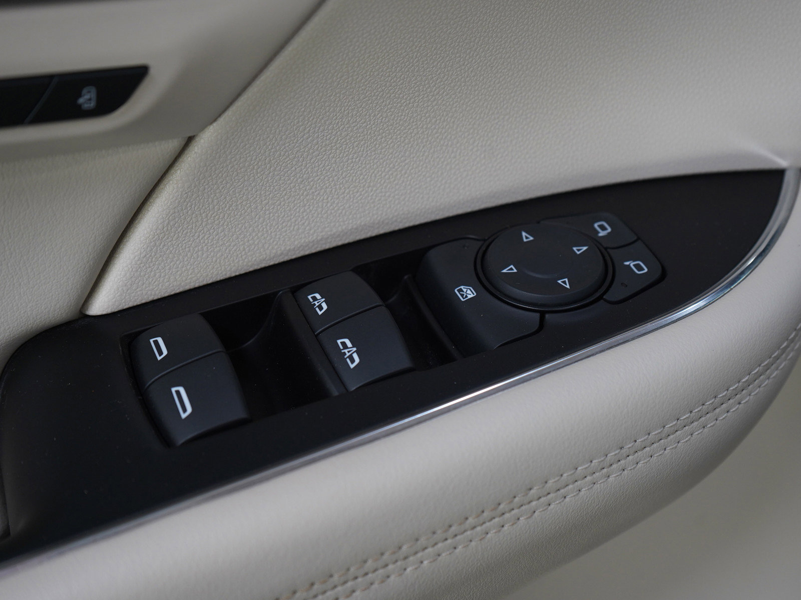 Used 2023 Buick Envision Avenir image 22